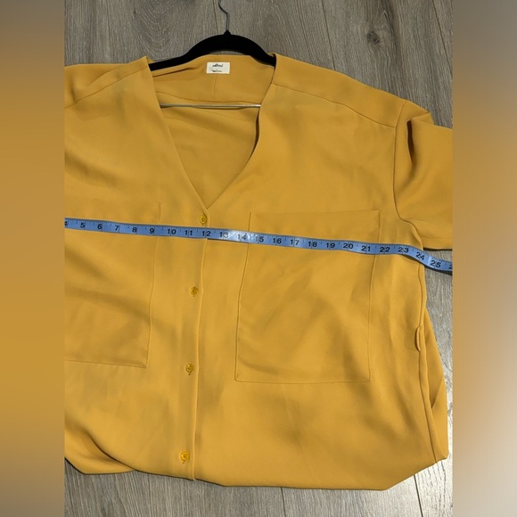Aritzia Wilfred - Flowy Mustard Blouse. Size L - Picture 9 of 10